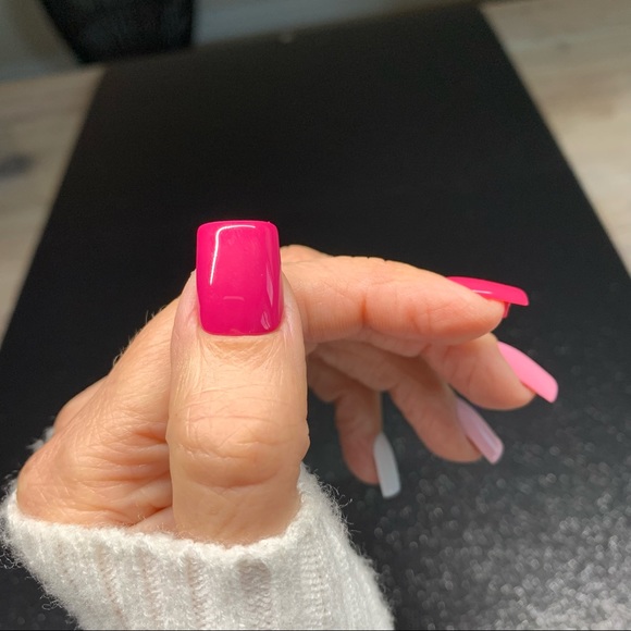 Custom Pink Gradient Press On Set - Picture 4 of 8